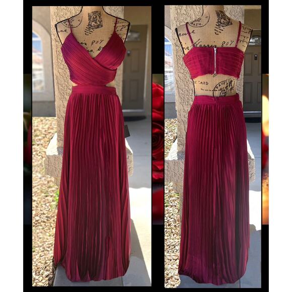 Lulus Pleated Cutout Wine Red Got the Glam Maxi Dress Size M - Picture 5 of 12